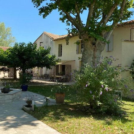 Mas Des Cigognes Bed & Breakfast Le Thor Exterior photo