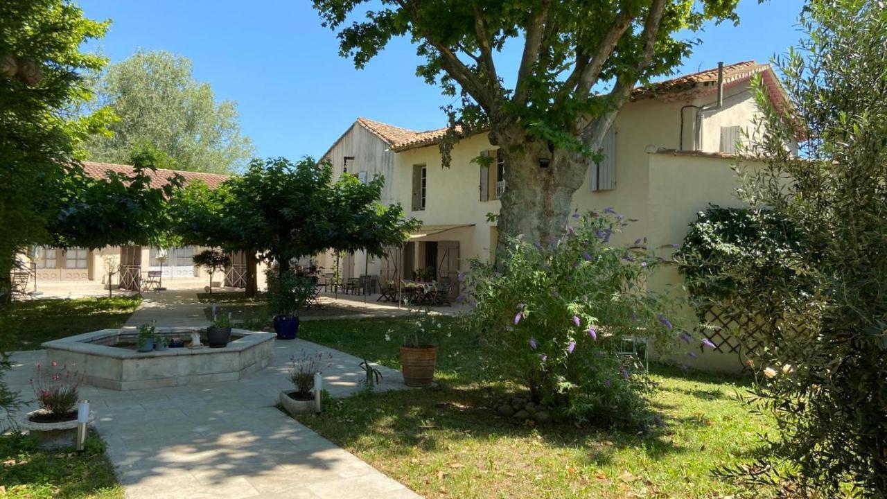 Mas Des Cigognes Bed & Breakfast Le Thor Exterior photo