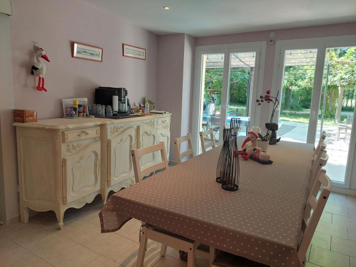 Mas Des Cigognes Bed & Breakfast Le Thor Exterior photo