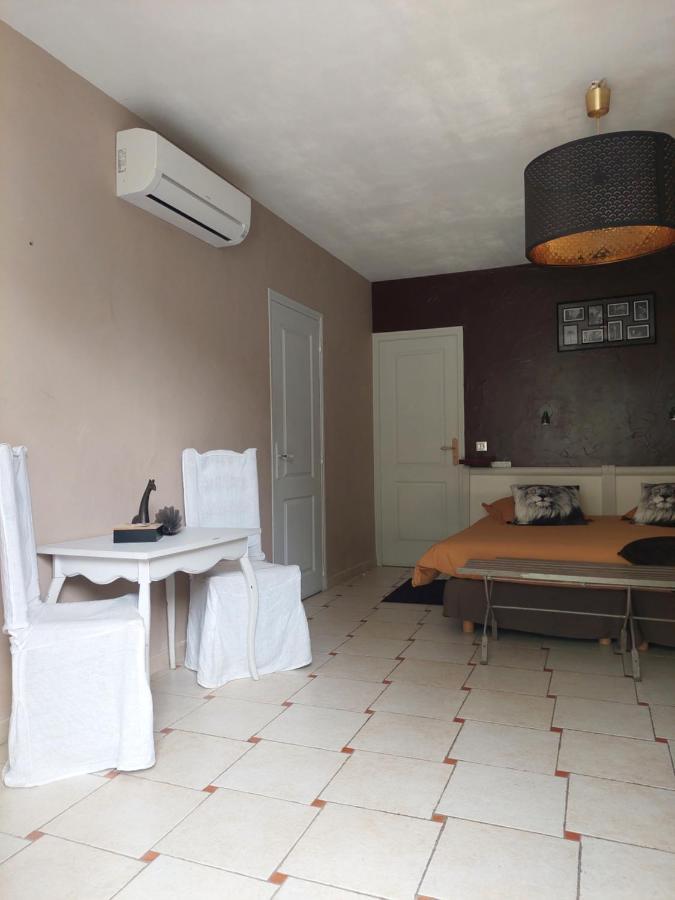 Mas Des Cigognes Bed & Breakfast Le Thor Exterior photo