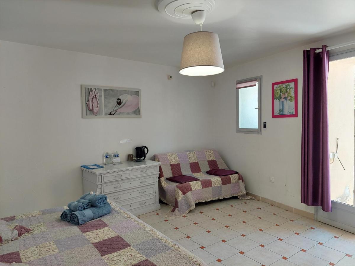 Mas Des Cigognes Bed & Breakfast Le Thor Exterior photo