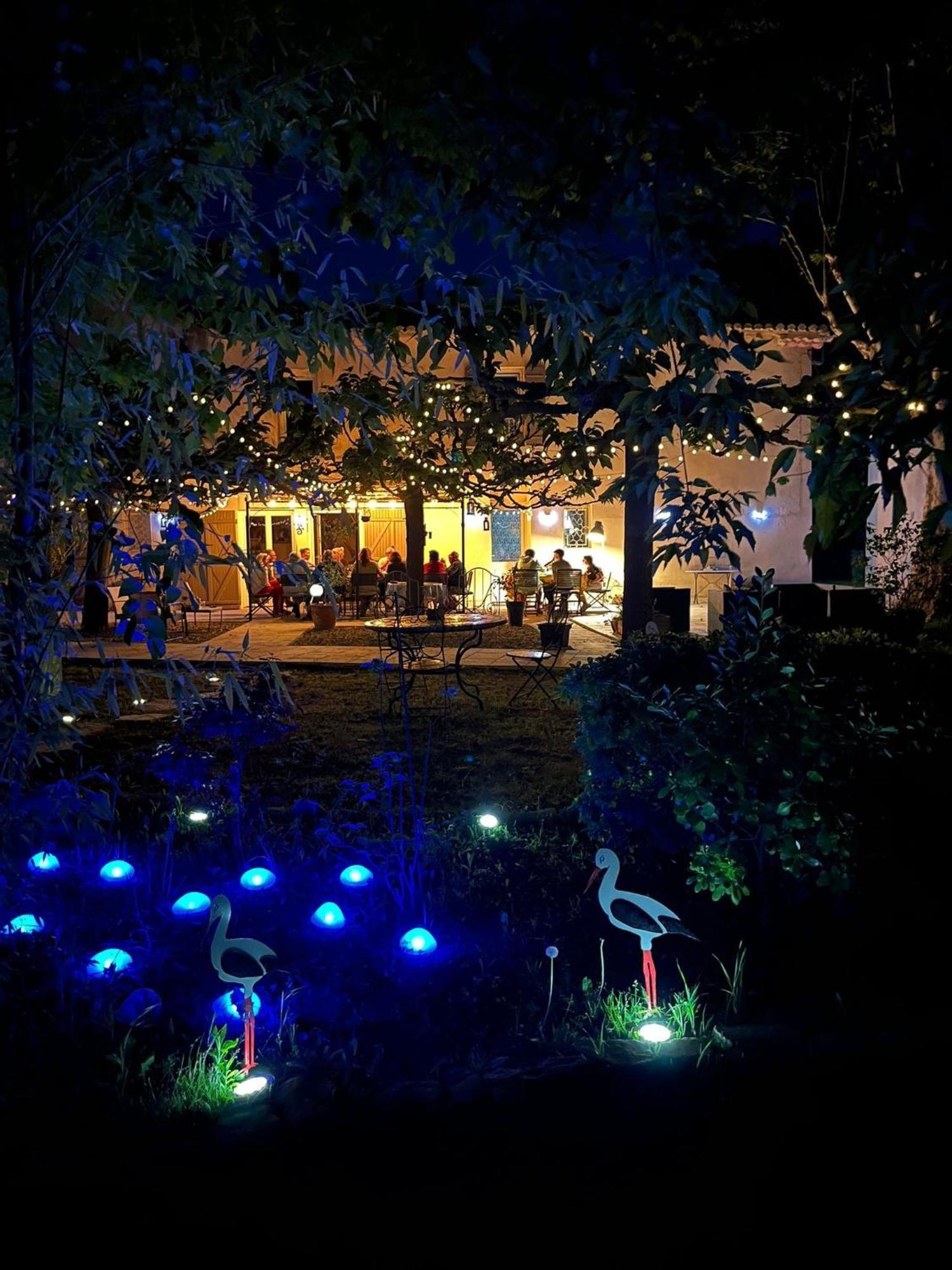 Mas Des Cigognes Bed & Breakfast Le Thor Exterior photo