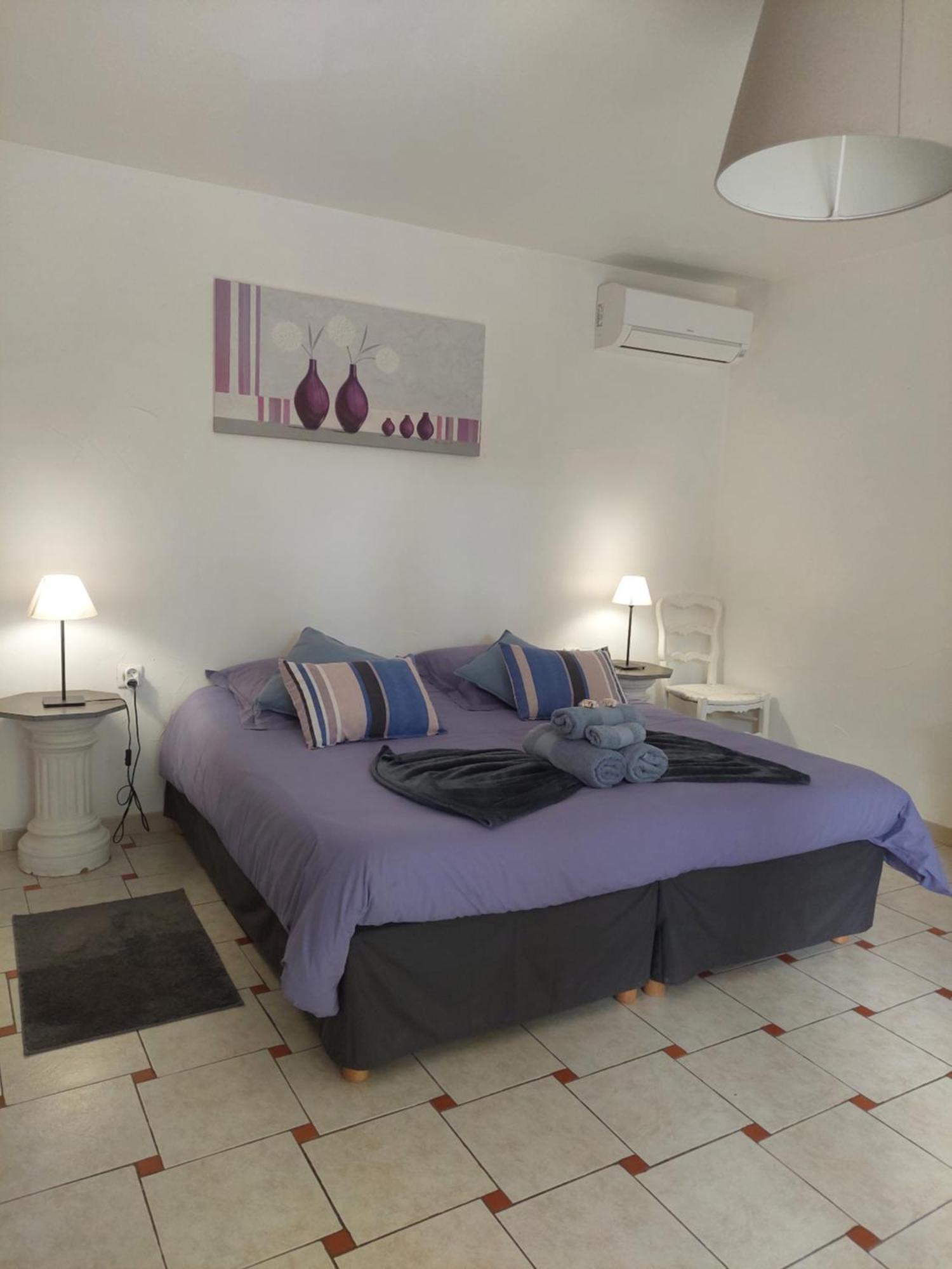 Mas Des Cigognes Bed & Breakfast Le Thor Exterior photo